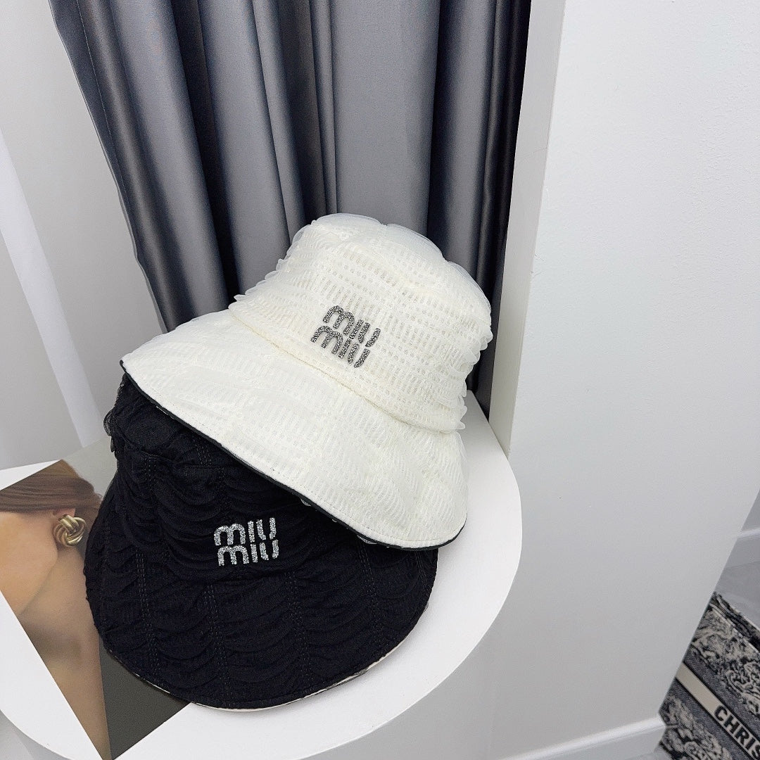 Miu Miu - Кружевная рыбацкая шляпа со стразами