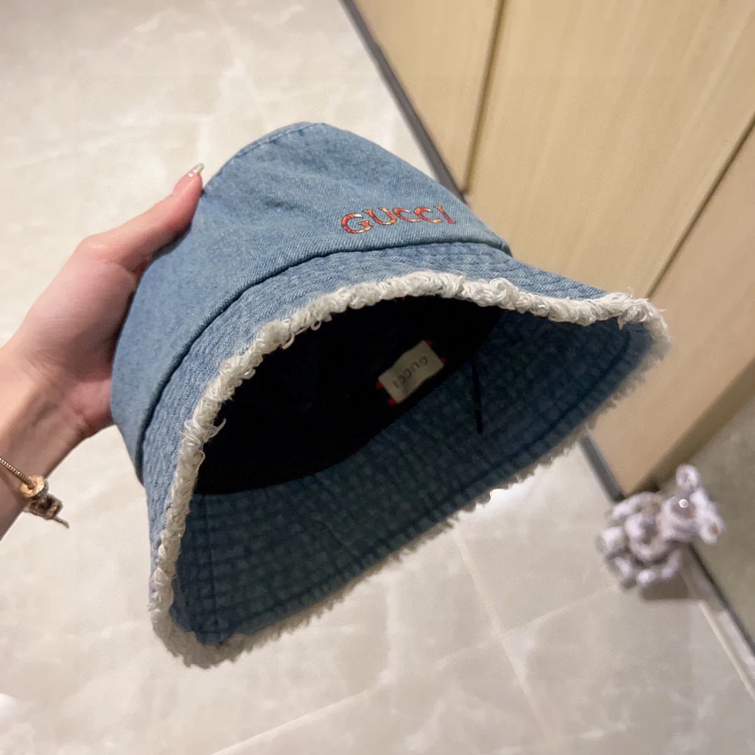 Новая универсальная панама Gucci 2023 из денима с бахромой - синяя.