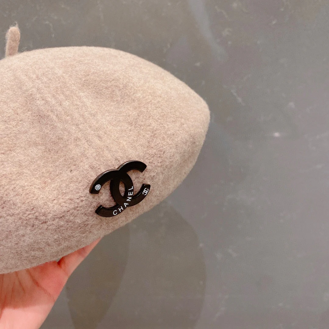 Шерстяной берет Chanel — абрикосовый