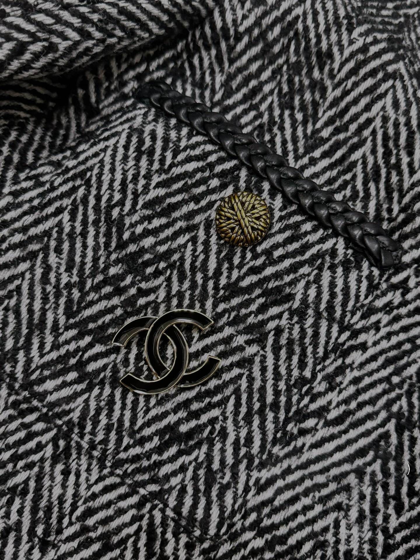 Брошь Chanel 154