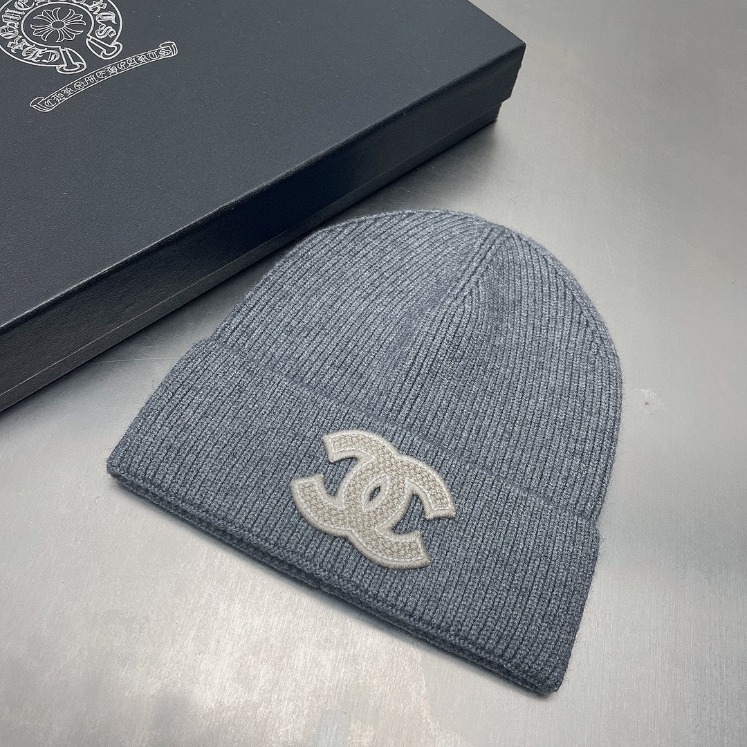 Chanel - Вязаная шапка