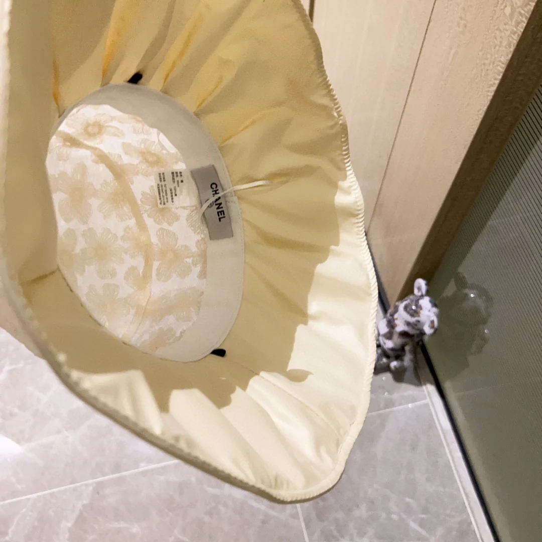 Новинка сезона весна/лето 2023 от Chanel - Кружевная рыбацкая шляпа - Белая