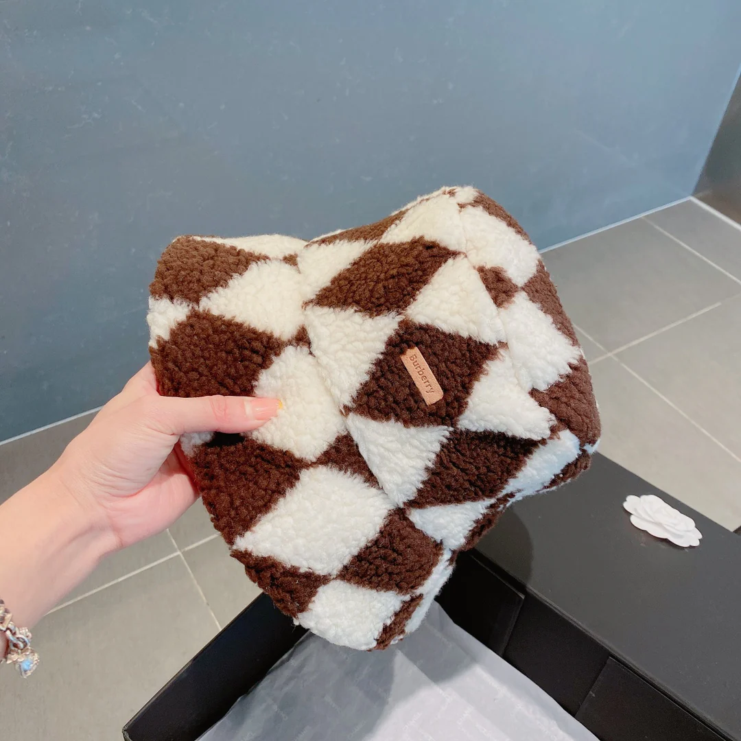 Burberry - Рыбацкая шляпа из овчины