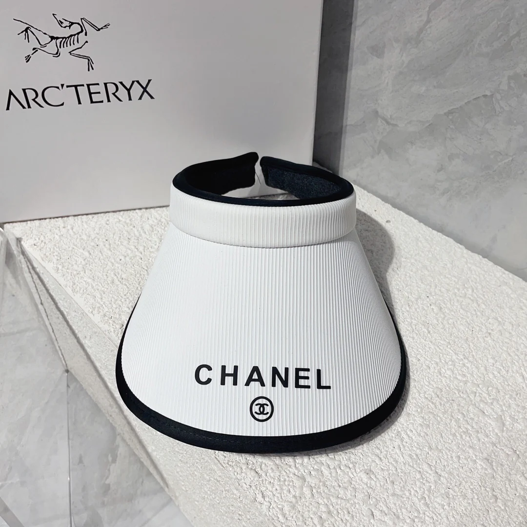 Chanel - Открытый жилет - Шляпа от солнца - 1