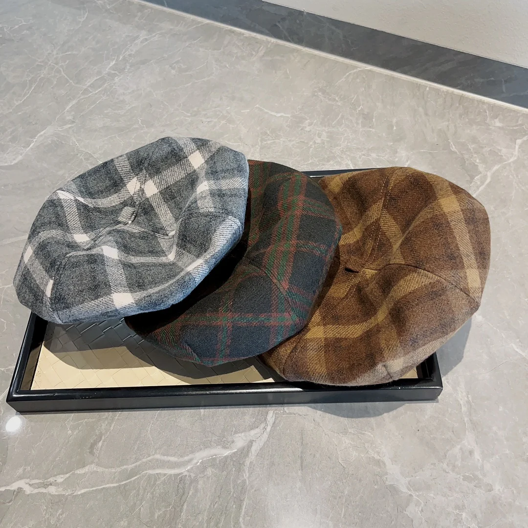 Восьмиугольный клетчатый берет Burberry - коричневый