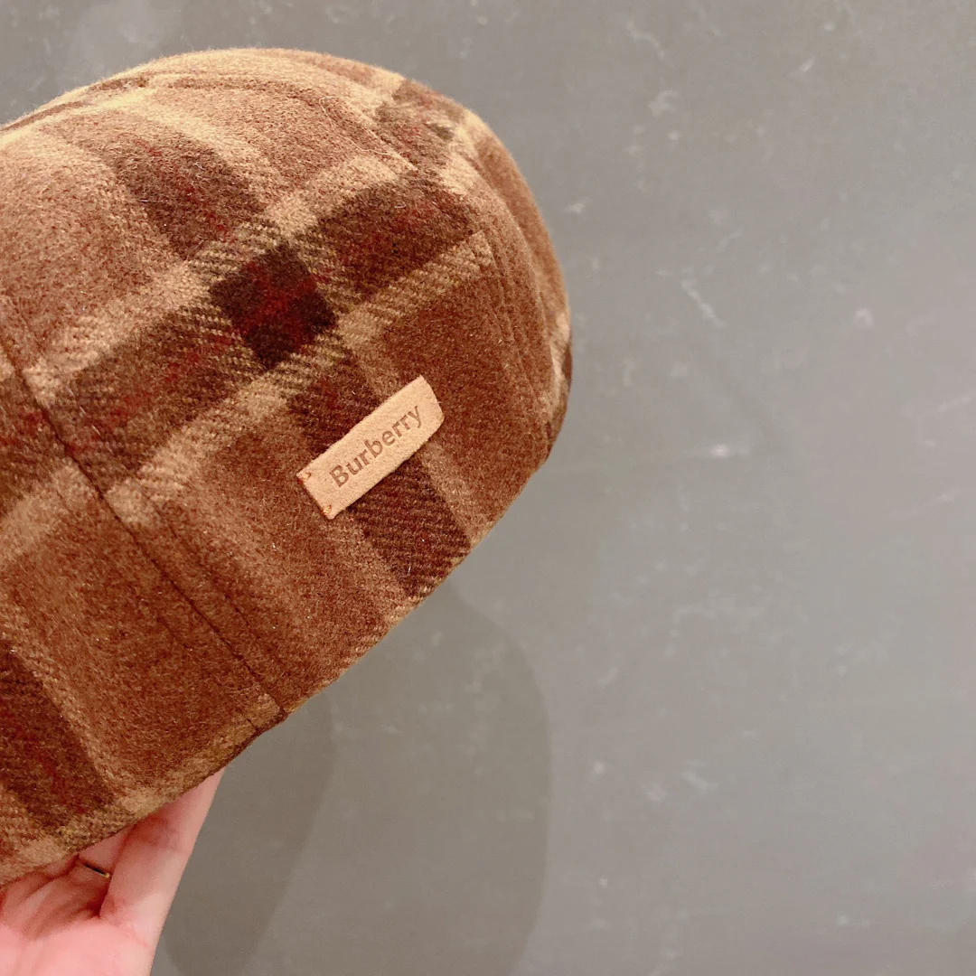 Берет в клетку Burberry - коричневый