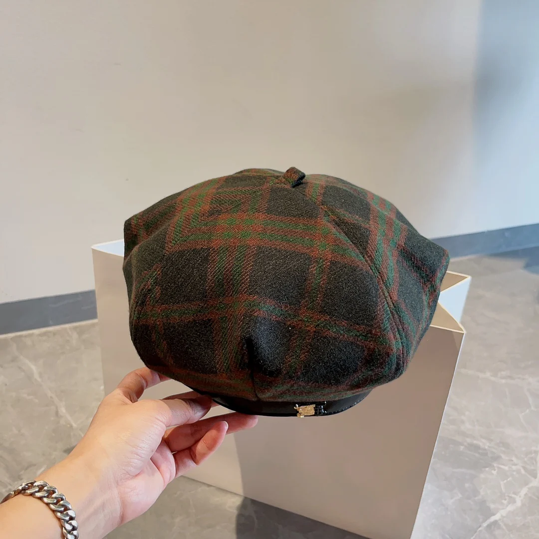 Восьмиугольный берет Burberry в клетку - черный