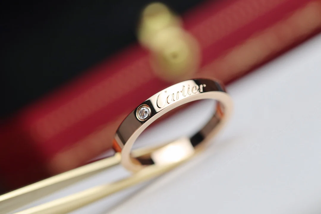 Cartier - Классическое фирменное кольцо с одним камнем