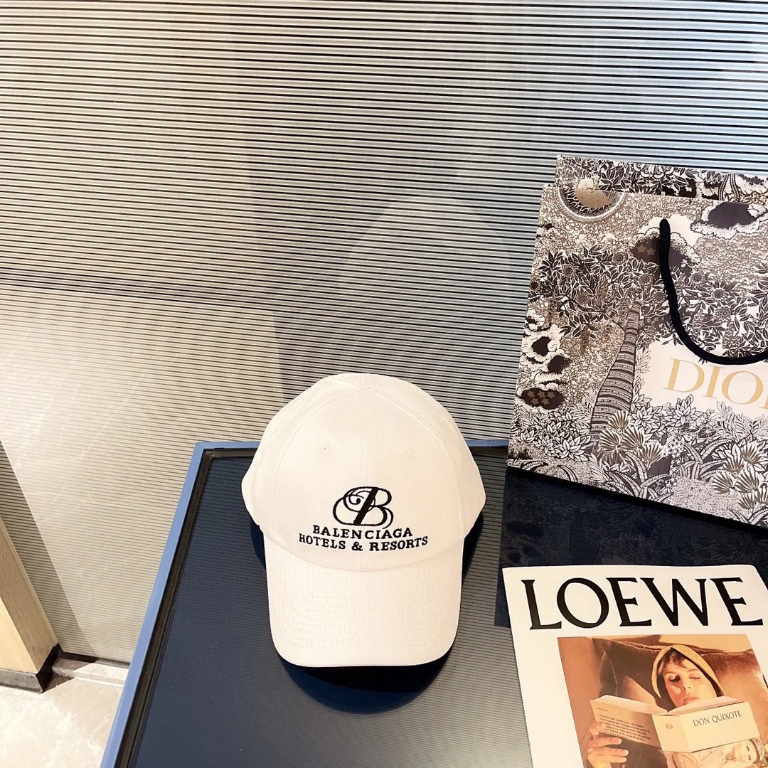 Balenciaga - Минималистичная бейсболка - 1