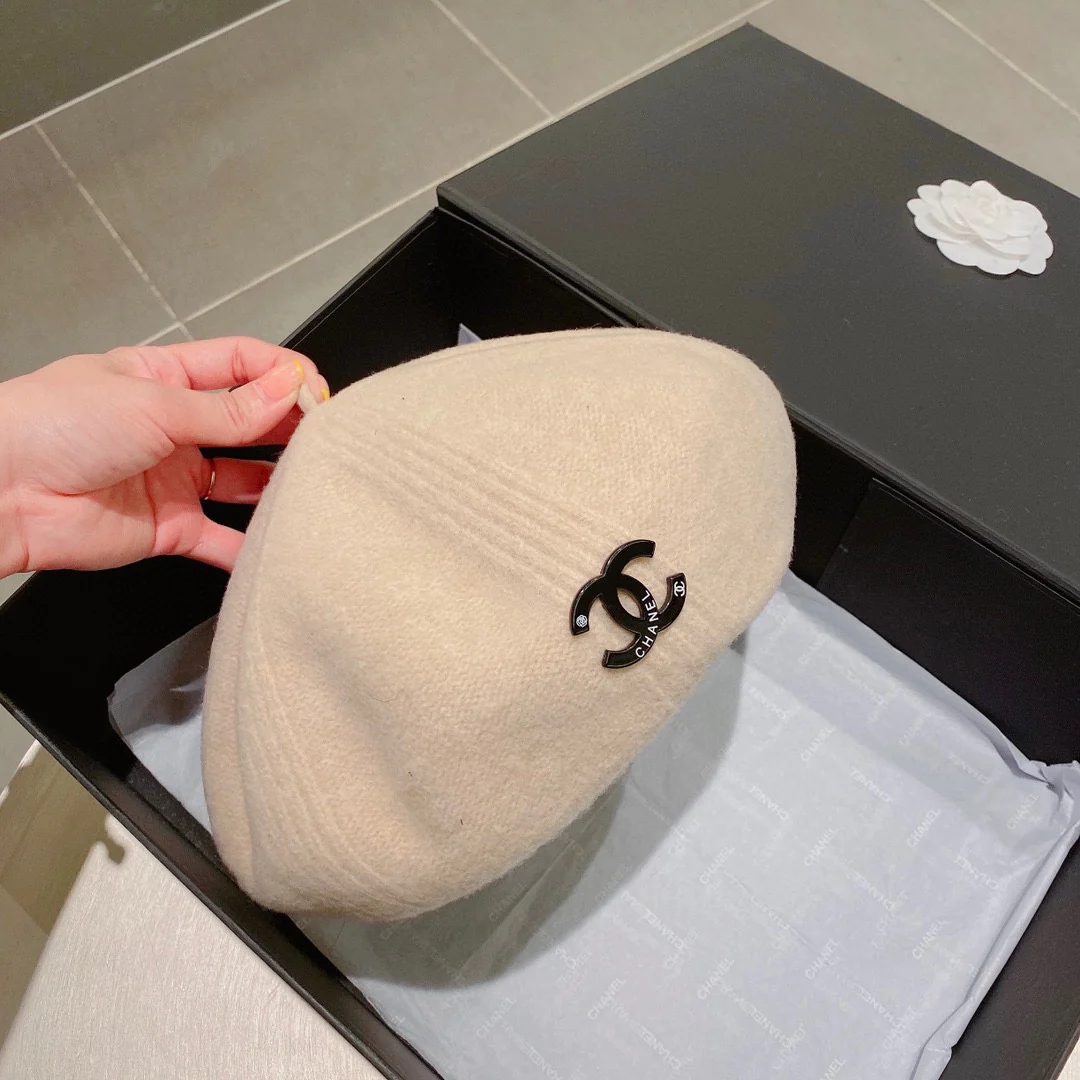 Берет Chanel - бежевый