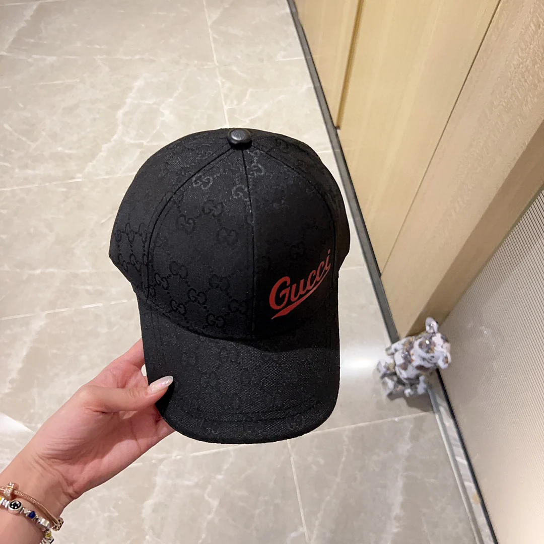 Новинка сезона весна/лето 2023 от Gucci - бейсболка с монограммой - черная - 1