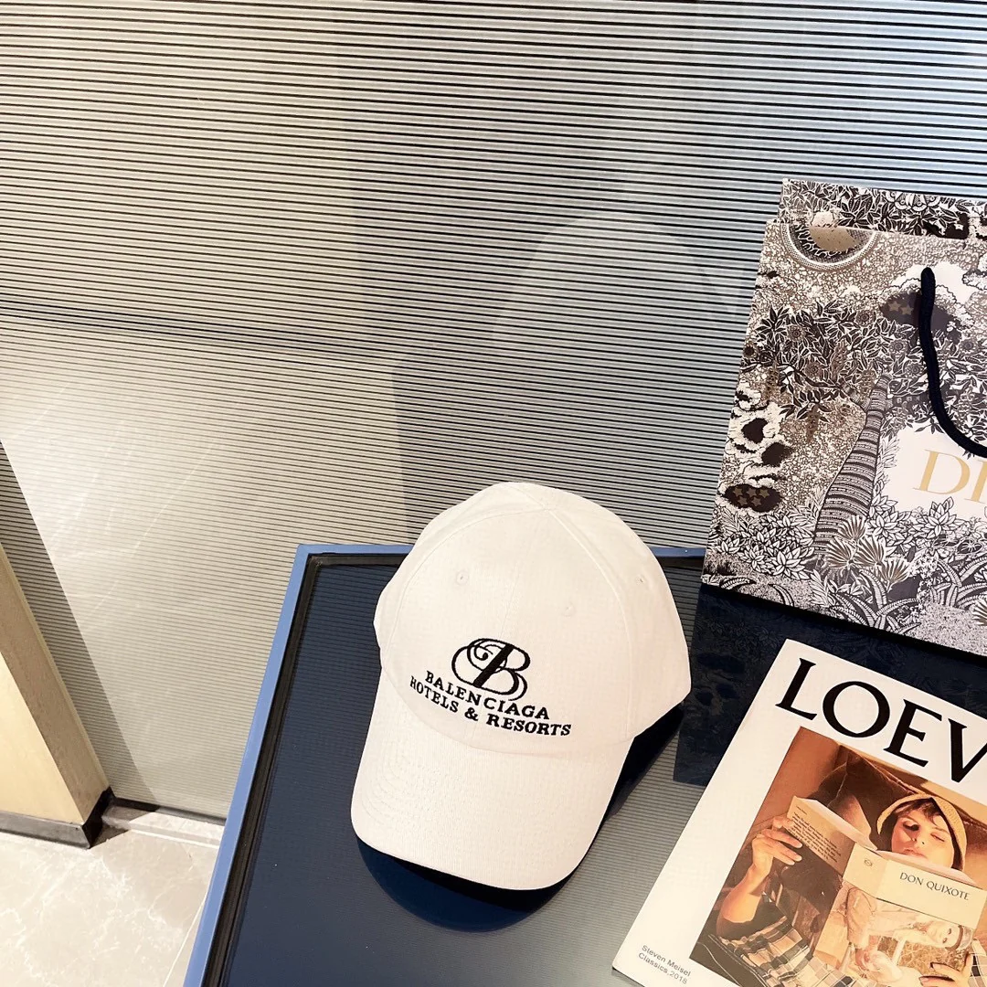 Balenciaga - Минималистичная бейсболка - 1