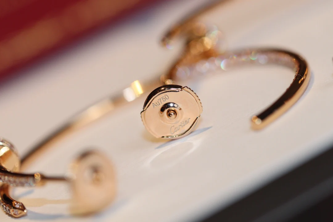 Серьги Cartier 0