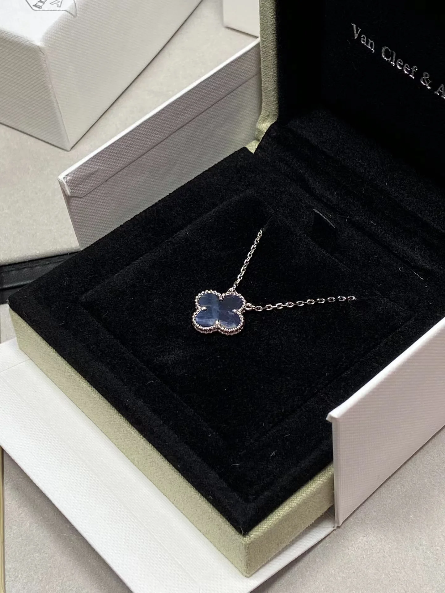 VCA-Ожерелье 012