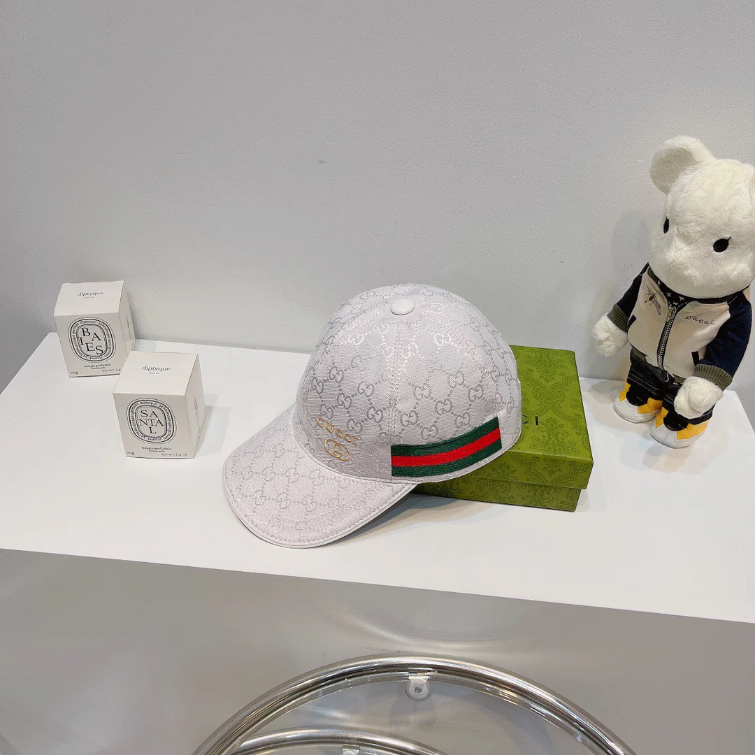 Классическая холщовая бейсболка Gucci с небольшой вышивкой - 196nk4