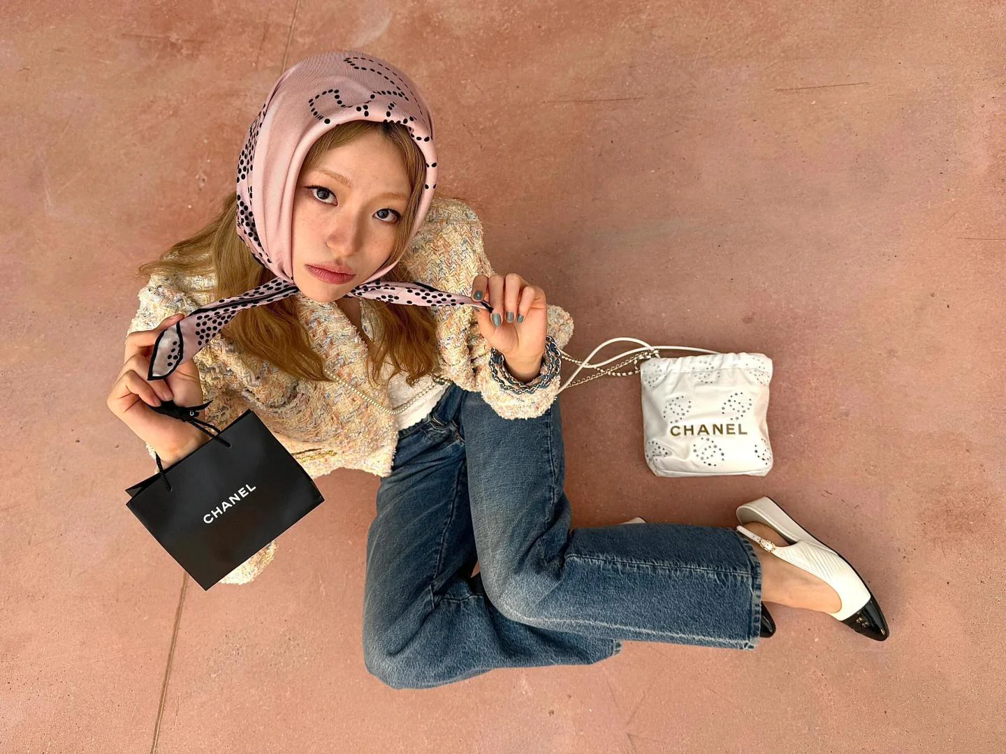 Колье Chanel с сердечком и жемчугом, украшенное стразами, артикул 2506017