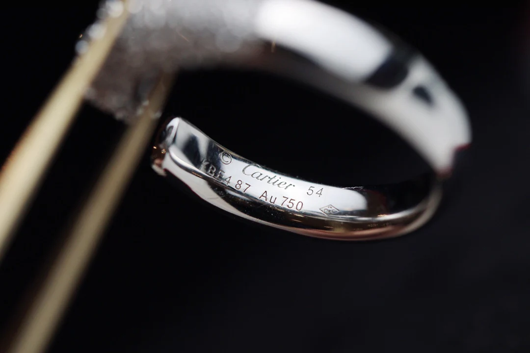 Коллекция Cartier Panther - Платина и бриллианты - Изумруд