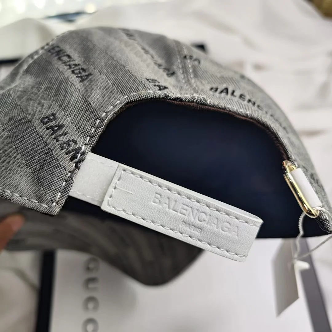 Полосатая бейсболка Balenciaga - серая