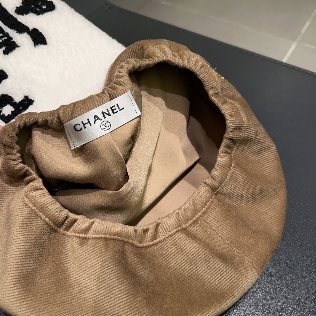 Берет Chanel из вельвета - кофейно-коричневый