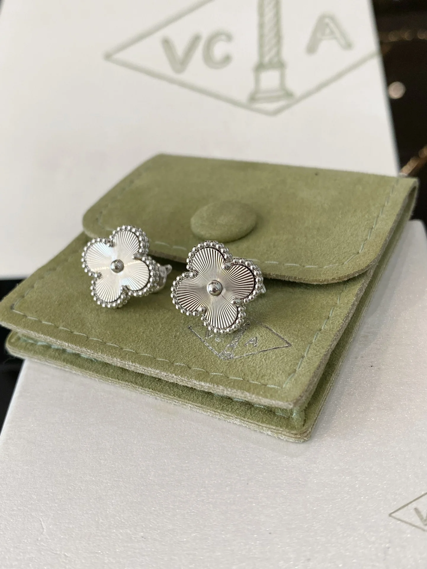 Серьги VCA 070