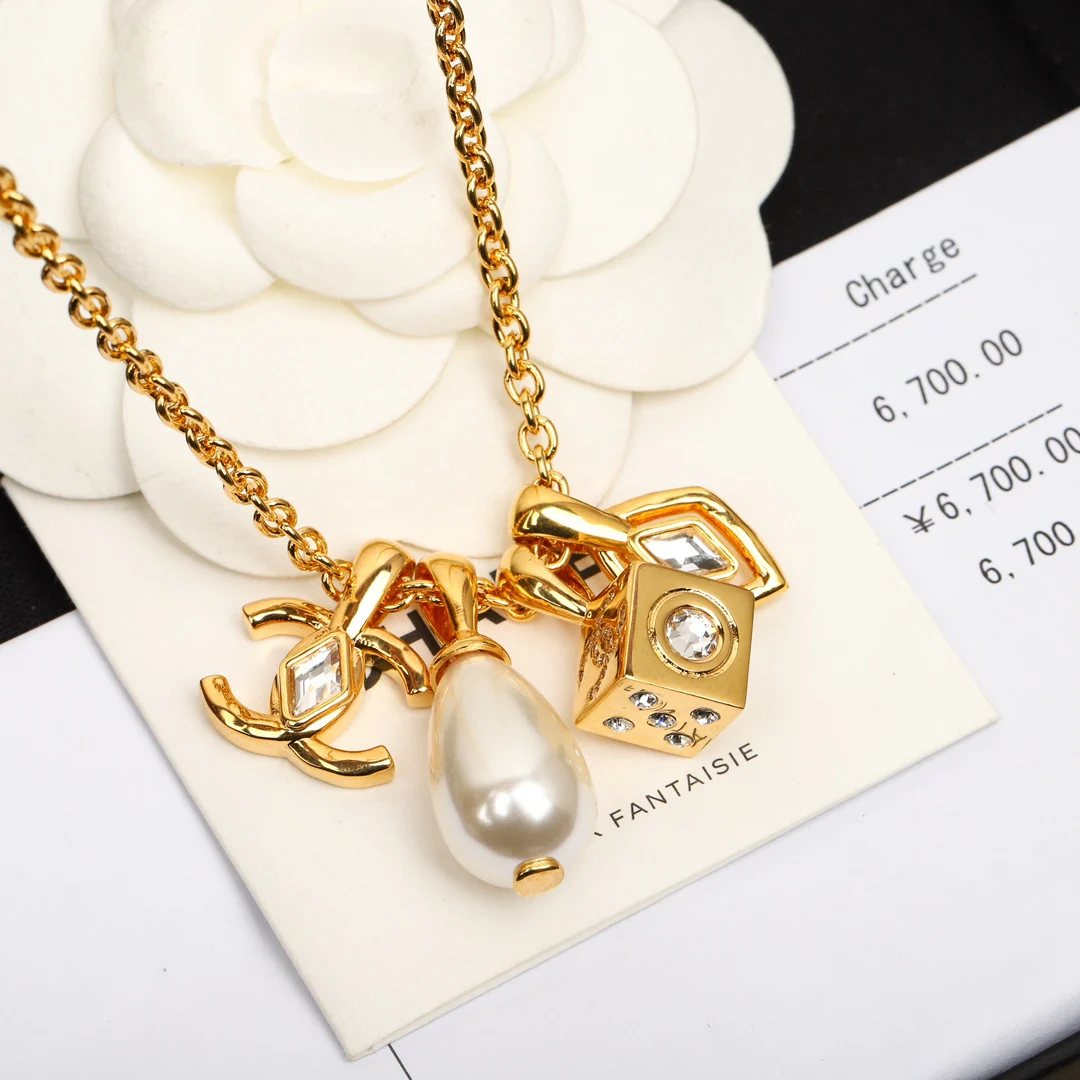 Колье Chanel 552