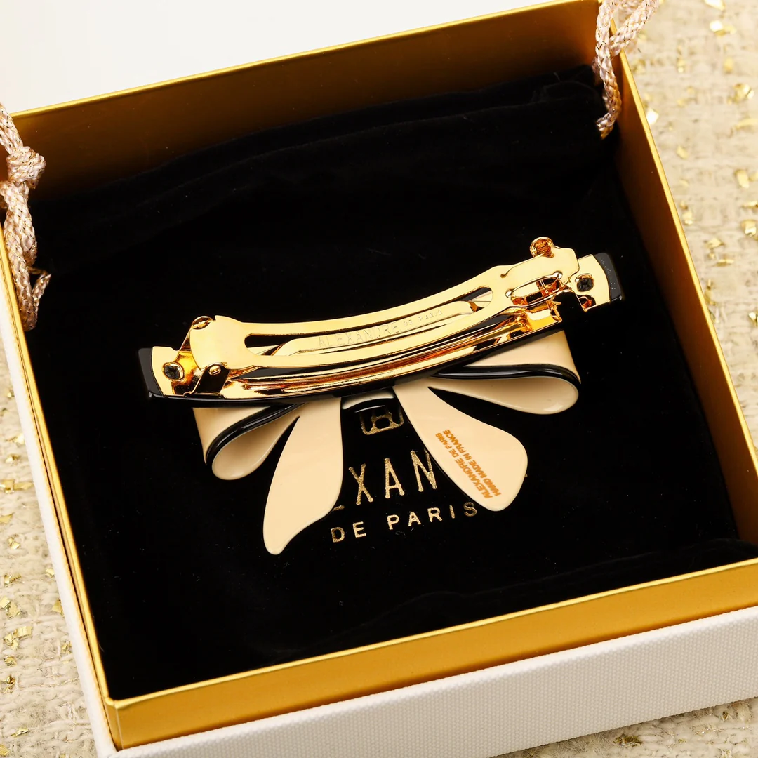 Заколка для волос Chanel 011