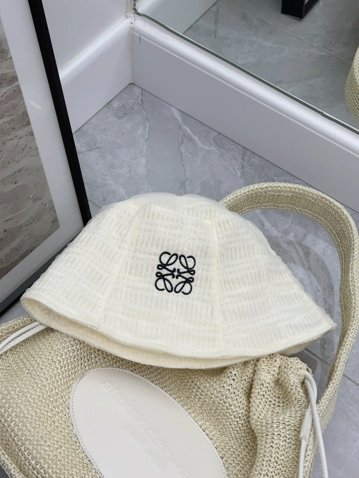 LOEWE - Рыбацкая шляпа с сетчатой ??вышивкой