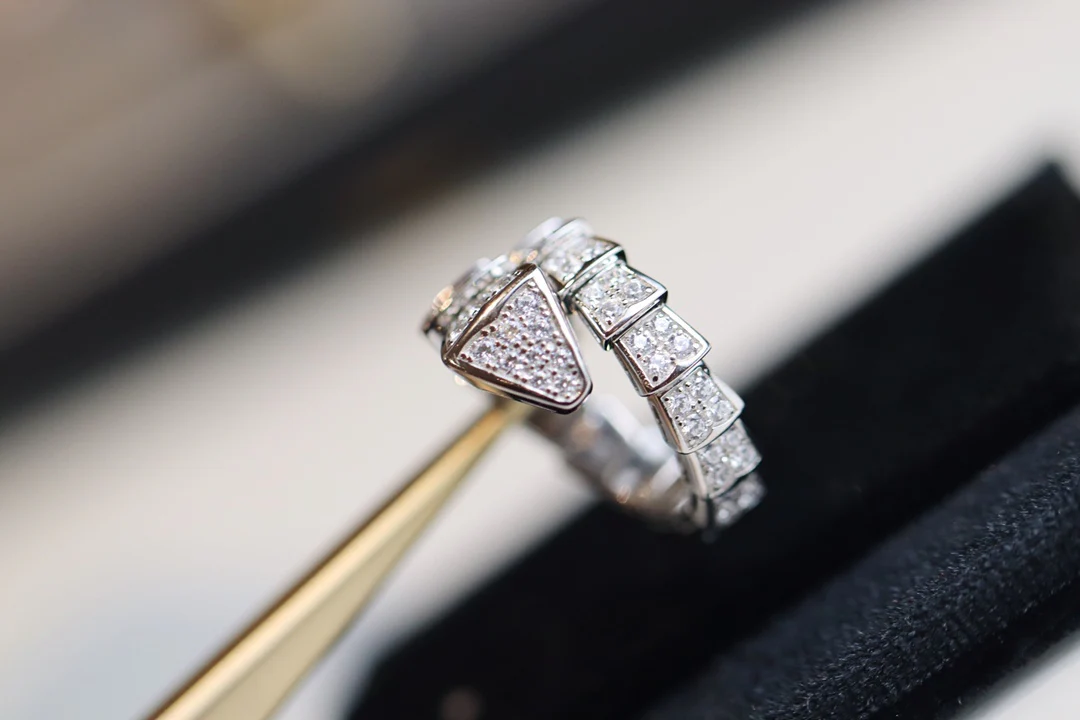 Кольцо Bvlgari 2