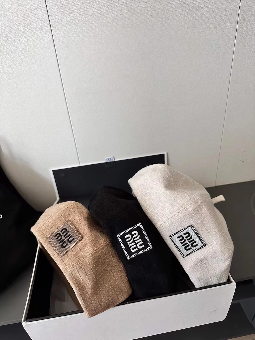 Miu Miu - Береты - Шляпы художника