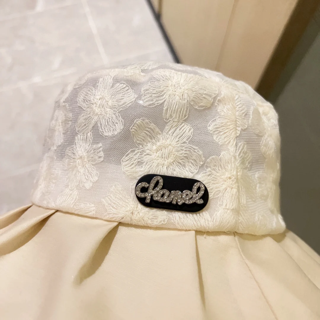 Новинка сезона весна/лето 2023 от Chanel - Кружевная рыбацкая шляпа - Белая