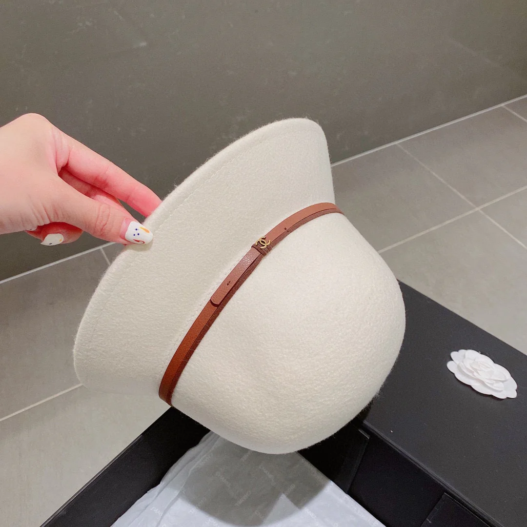 Chanel - Шерстяная шляпа - Белая