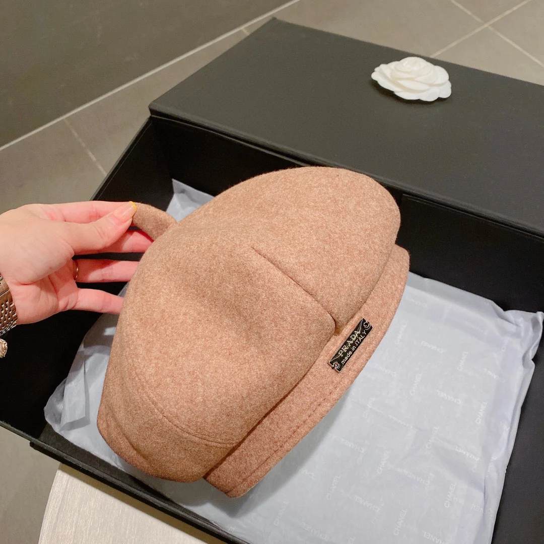 Шерстяной берет Prada, абрикосовый, 1