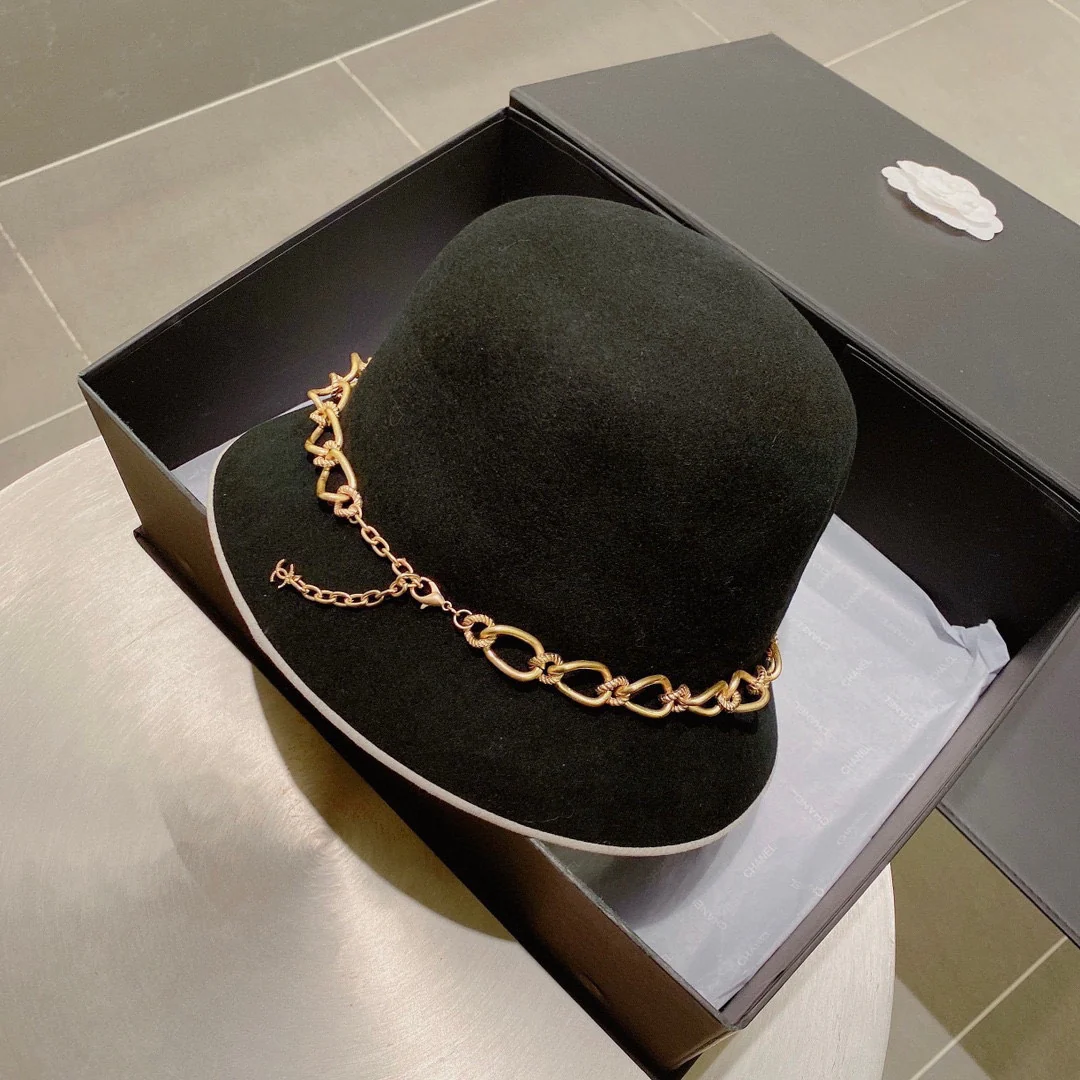 Chanel - Шерстяная шляпа-цепочка - Черная