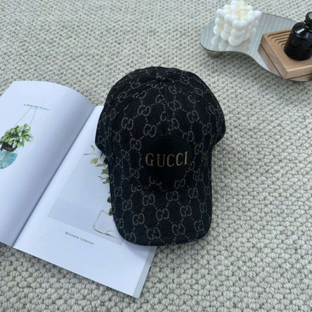 Бейсболка Gucci Весна/Лето 2023 - Черная
