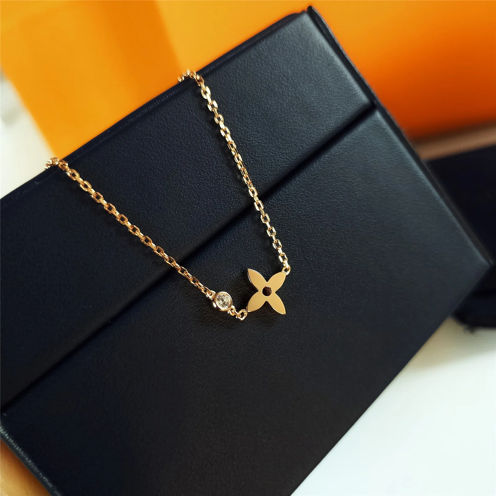 LV-Ожерелье 092