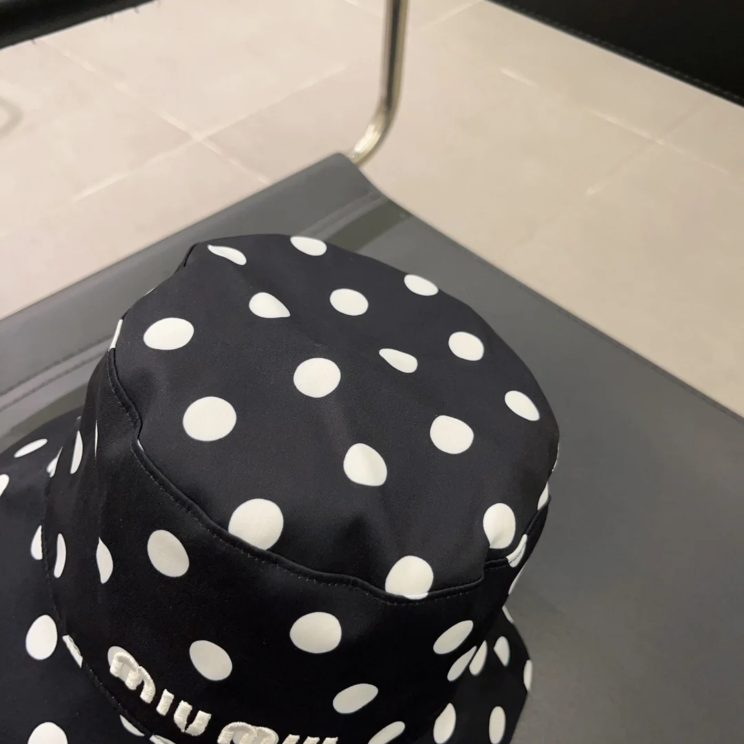 Miu Miu - Рыбацкая шляпа в горошек - Черная