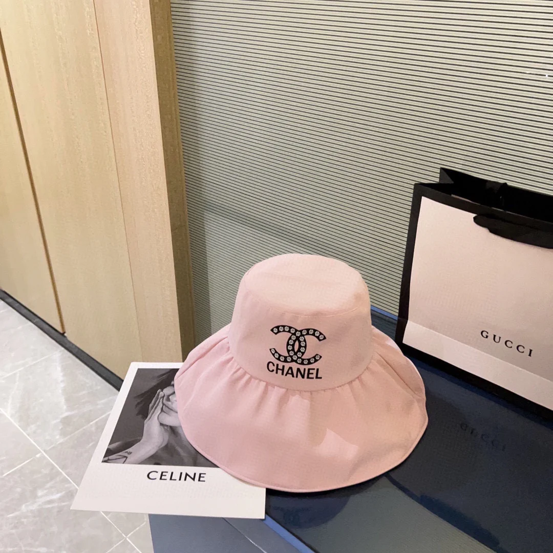 Новая высококлассная рыбацкая шляпа Chanel с широкими полями, розовая, 2023 год.