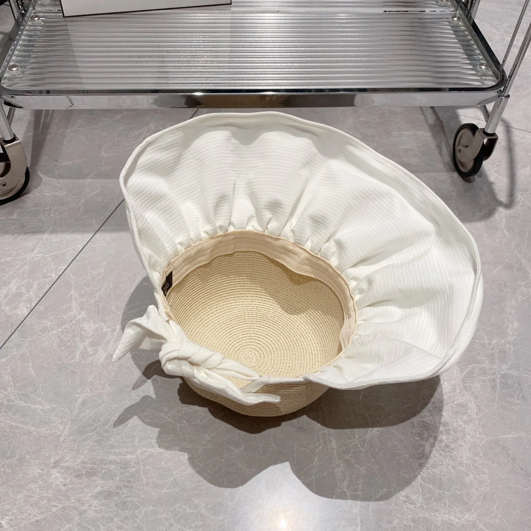 Новинка сезона весна/лето 2023 от Chanel - Соломенная шляпа - Солнцезащитная шляпа - Белая