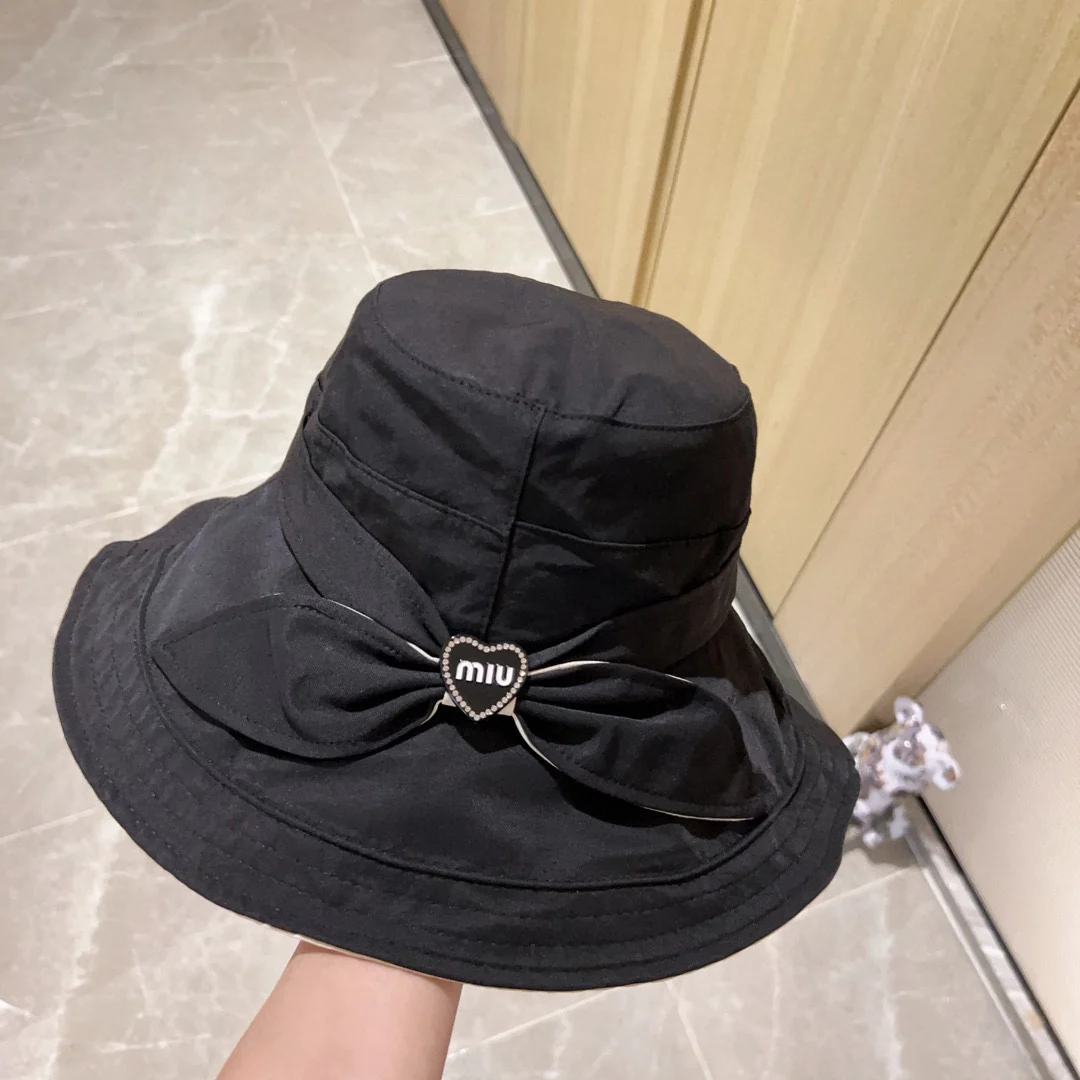 Новинка весны/лета 2023 года от Miu Miu — Широкополая рыбацкая шляпа с бантом — Черная