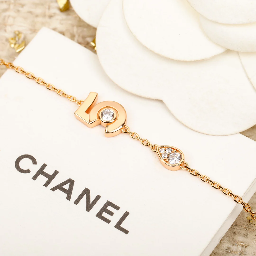 Chanel - Колье 396