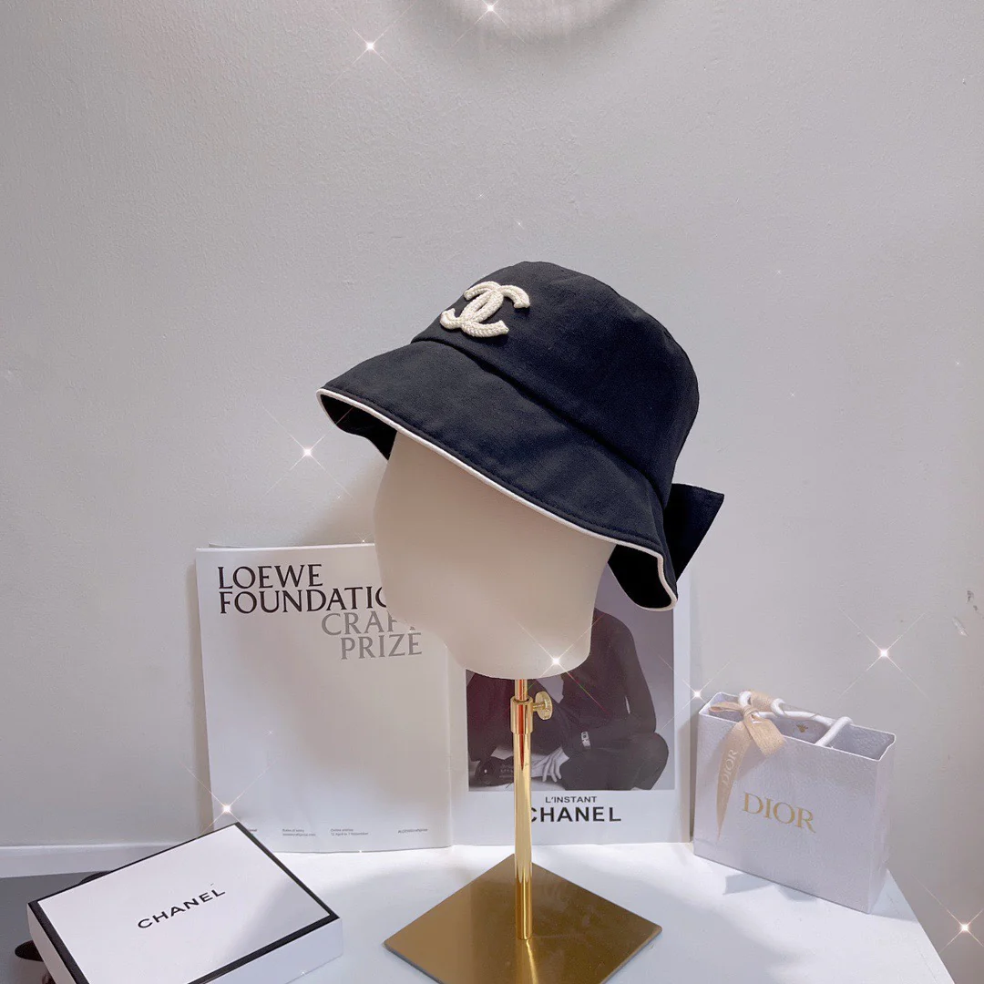 Шляпа рыбака Chanel с разрезом сзади и бантом, весна/лето, черная