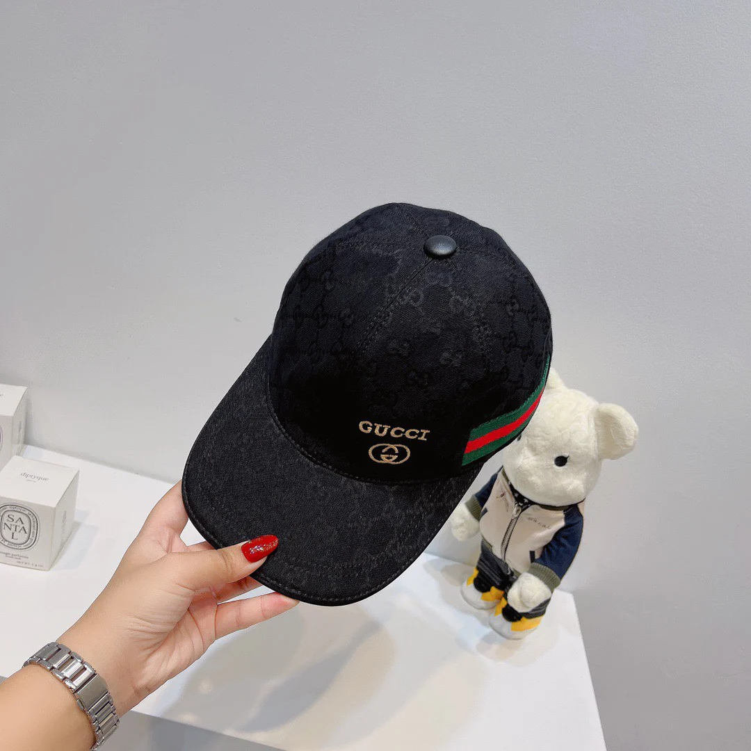 Классическая холщовая бейсболка Gucci с небольшой вышивкой - черная