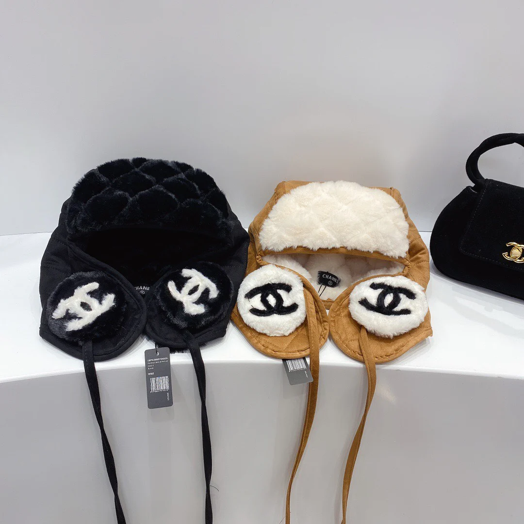 Шляпа Chanel с защитой ушей, коричневая.