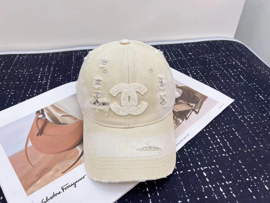 Chanel - рваная бейсболка в стиле ретро