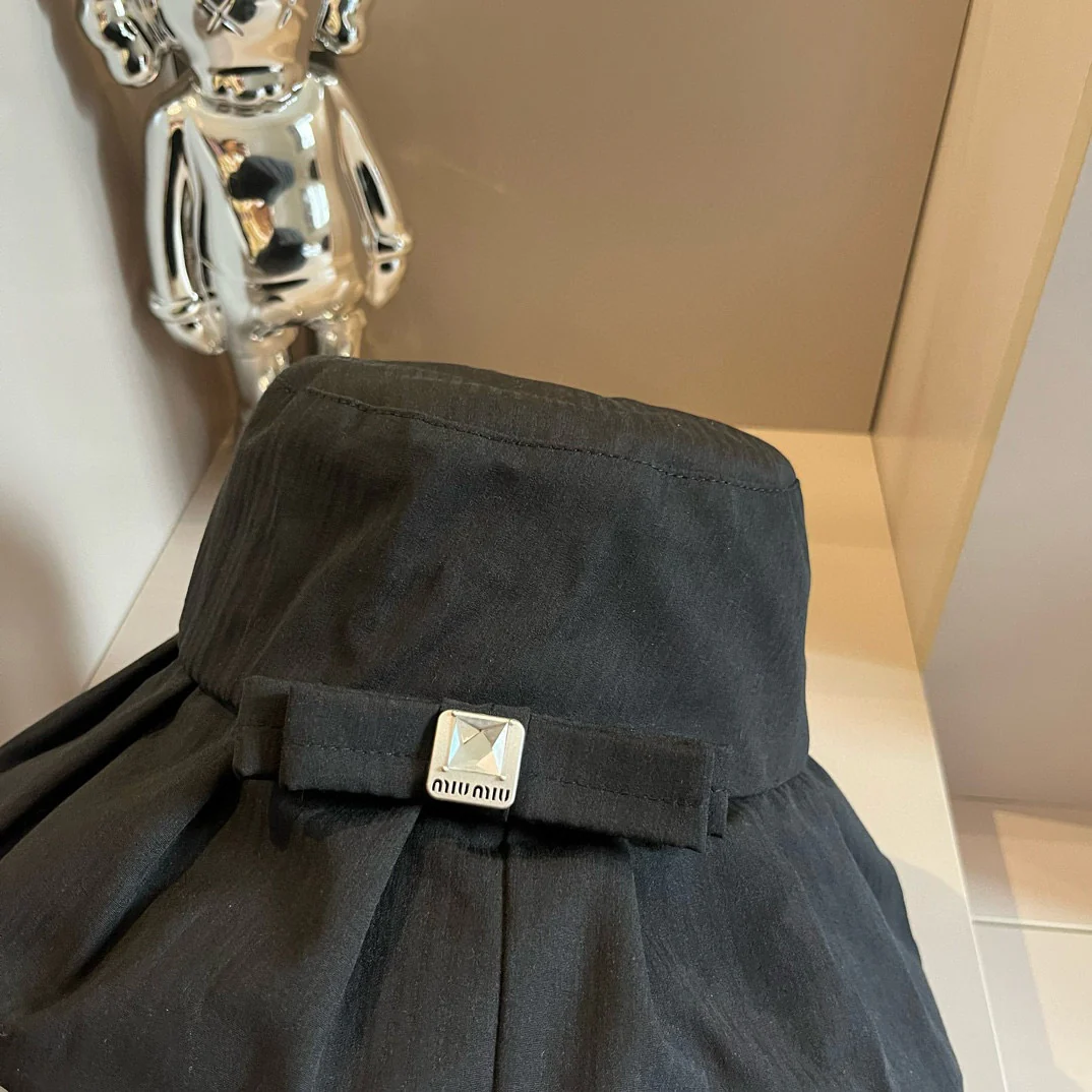 Солнцезащитная шляпа Miu Miu - черная