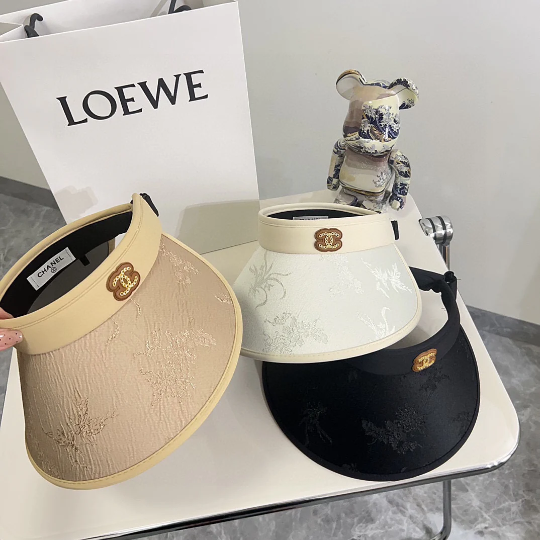 Новая солнцезащитная шляпа Chanel 2024 с узором - черная