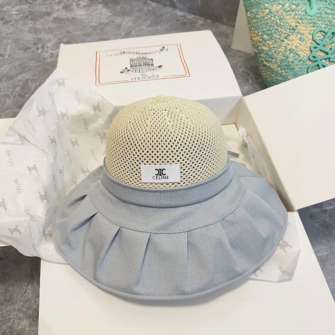 Панама Celine с широкими полями, выполненная в стиле пэчворк, коллекция весна/лето 2024, серая.