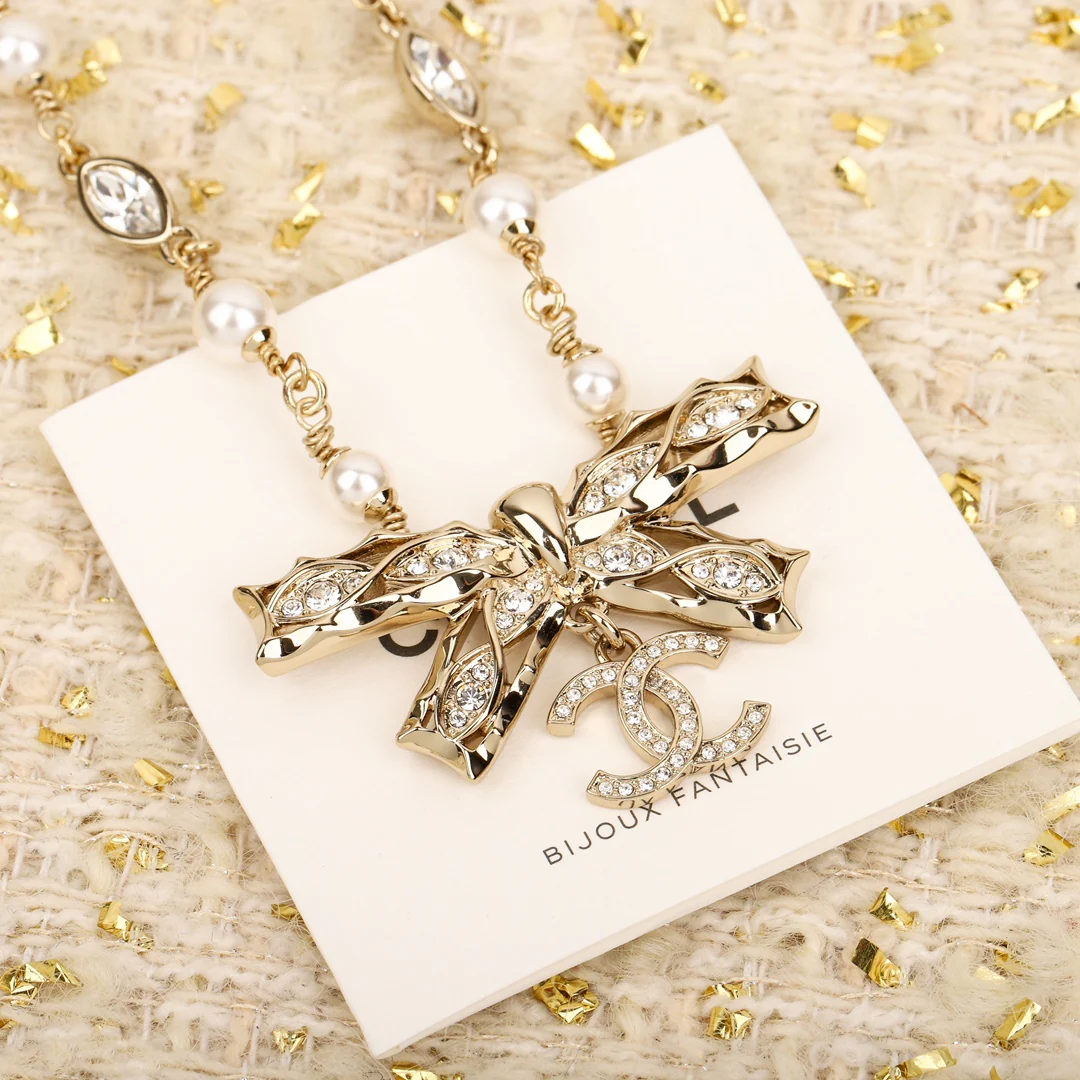 Chanel - Колье 610