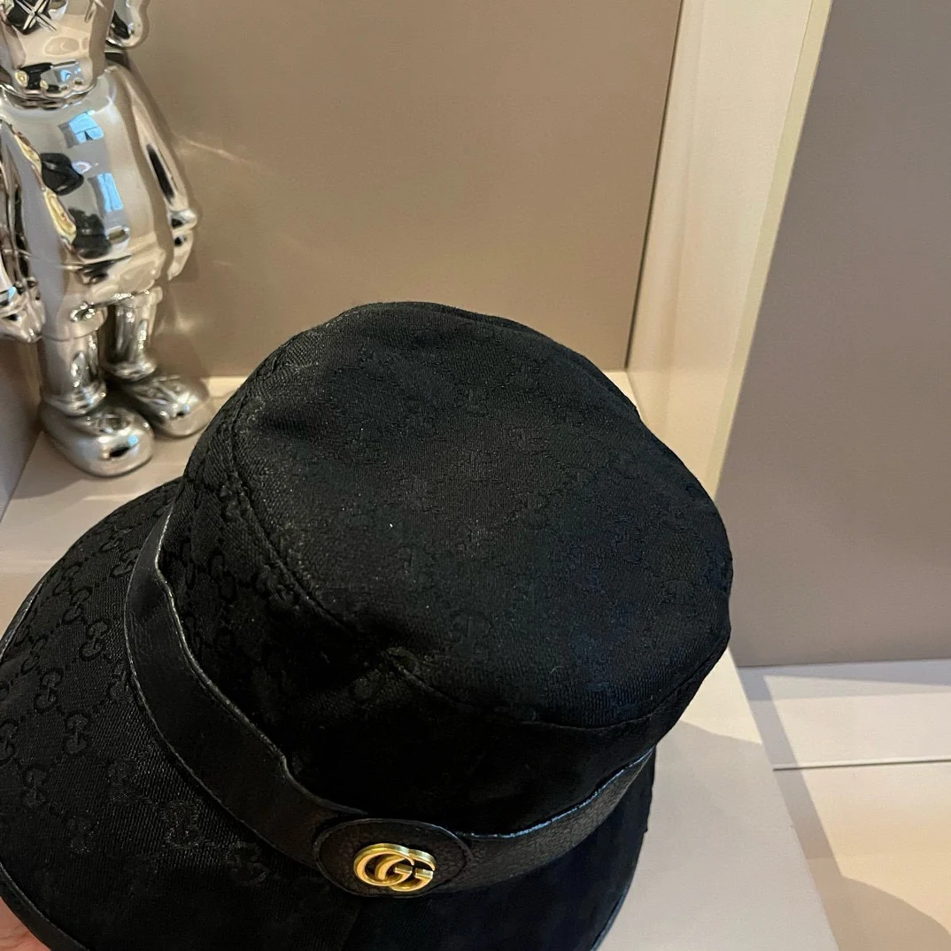 Классическая кожаная панама Gucci с монограммой - черная
