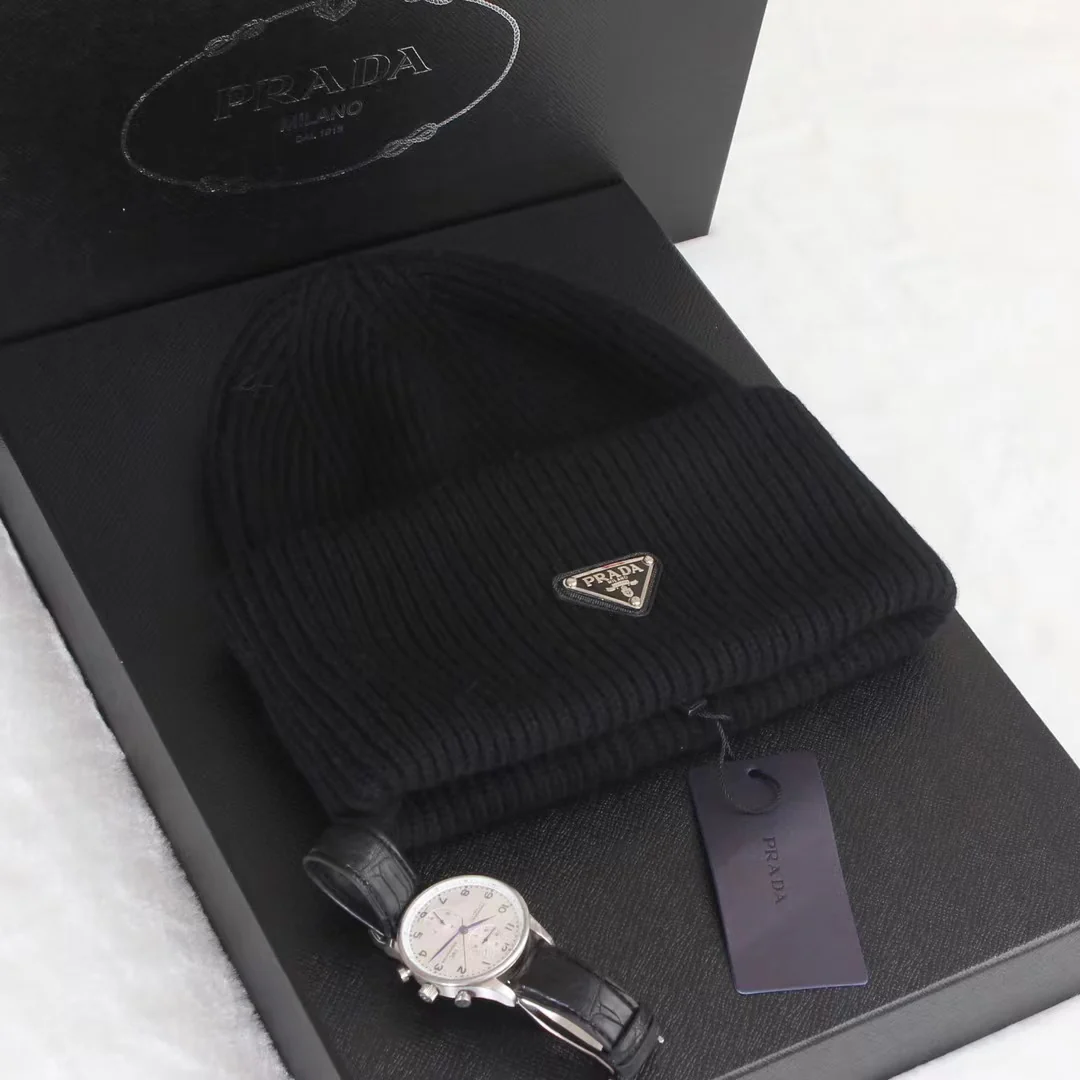 Prada - Вязаная шапка